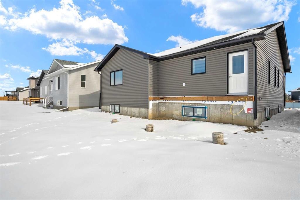 3442 Victory Way, Olds, AB - Outdoor