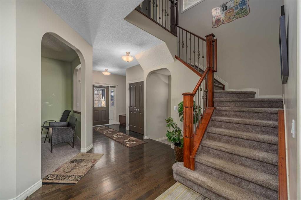 32 Evanspark Circle Nw, Calgary, AB - Indoor Photo Showing Other Room