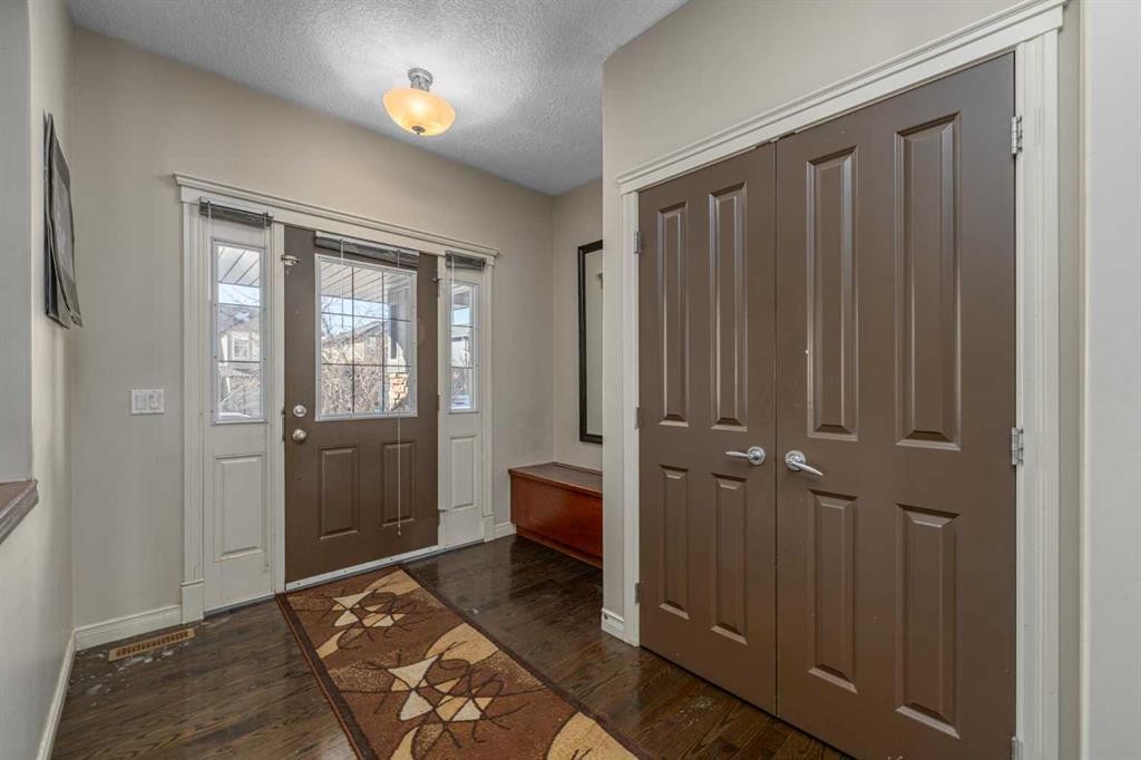 32 Evanspark Circle Nw, Calgary, AB - Indoor Photo Showing Other Room