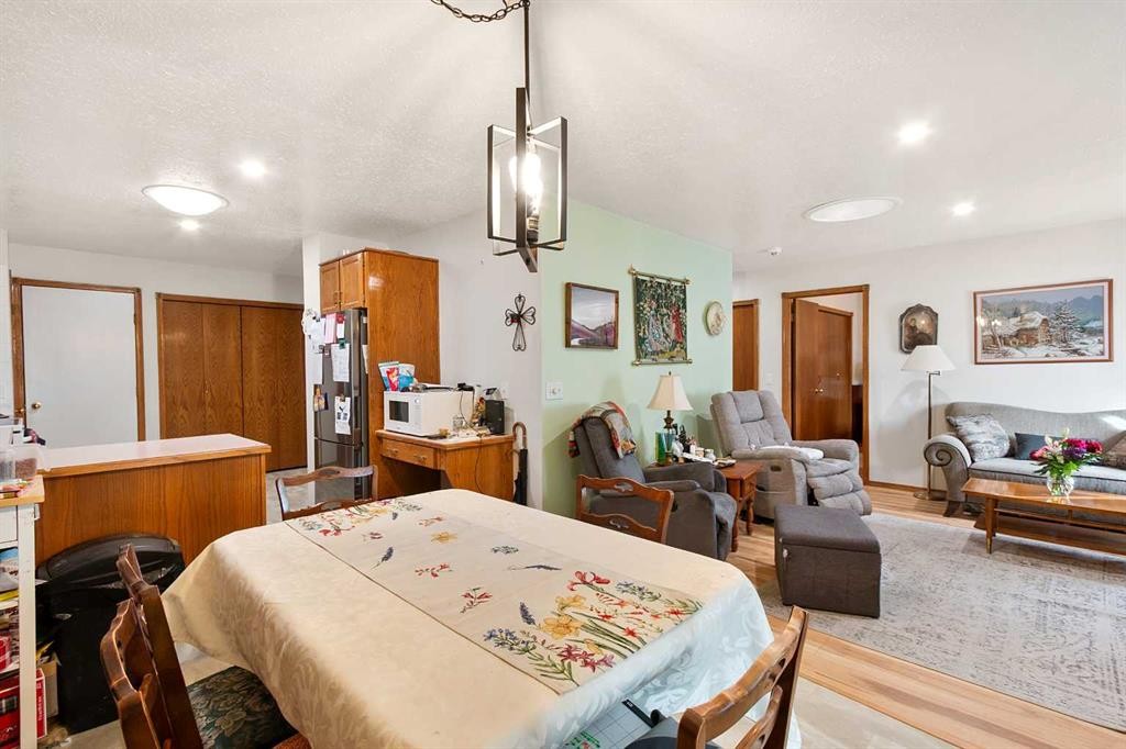 4102 Silverpark Estates Close, Olds, AB - Indoor