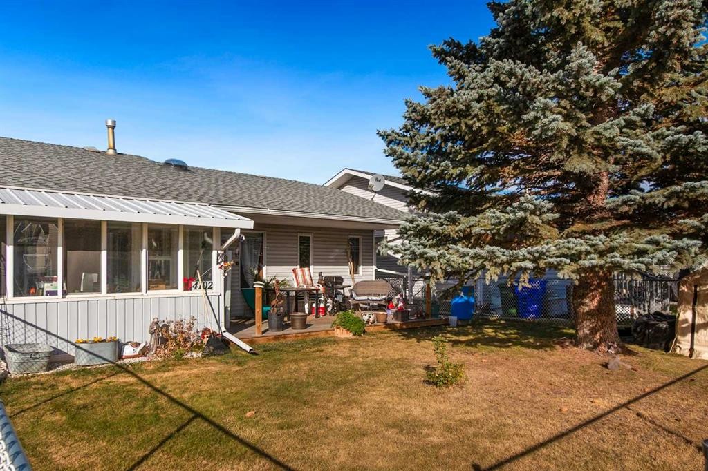 4102 Silverpark Estates Close, Olds, AB - Outdoor With Deck Patio Veranda