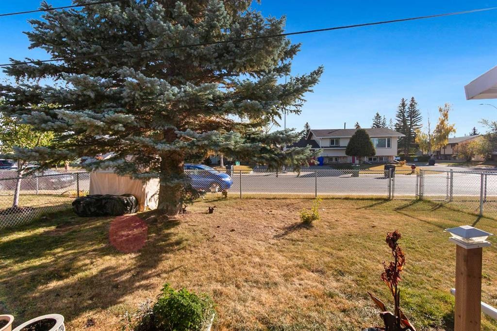 4102 Silverpark Estates Close, Olds, AB - Outdoor