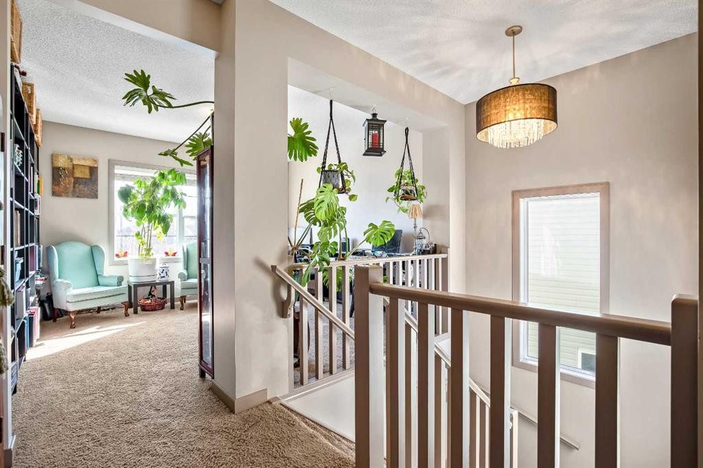 77 Elgin Meadows Manor Se, Calgary, AB - Indoor Photo Showing Other Room