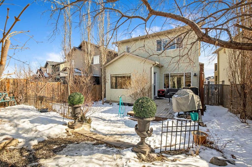 77 Elgin Meadows Manor Se, Calgary, AB - Outdoor