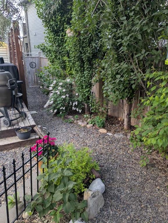 77 Elgin Meadows Manor Se, Calgary, AB - Outdoor