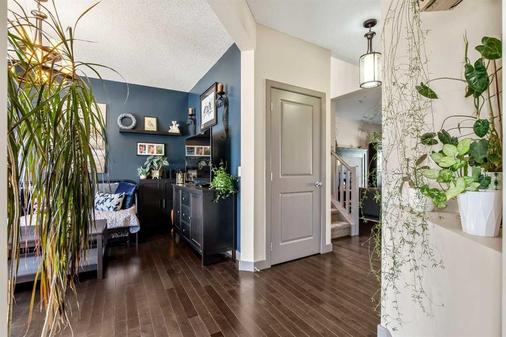 77 Elgin Meadows Manor Se, Calgary, AB - Indoor Photo Showing Other Room