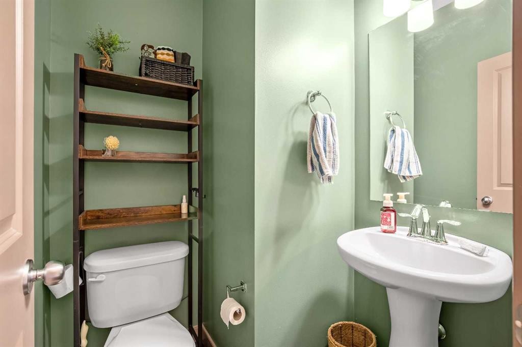 77 Elgin Meadows Manor Se, Calgary, AB - Indoor Photo Showing Bathroom