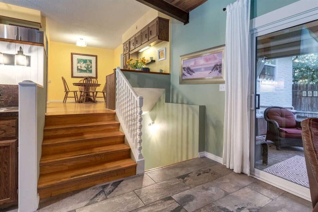 220 Oakridge Place Sw, Calgary, AB