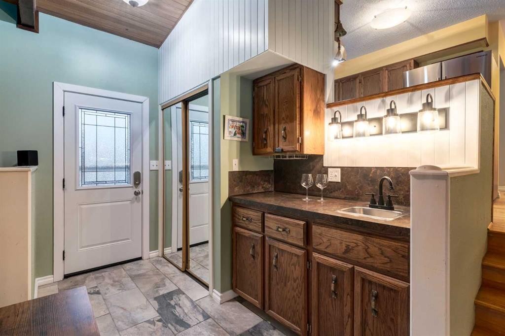 220 Oakridge Place Sw, Calgary, AB