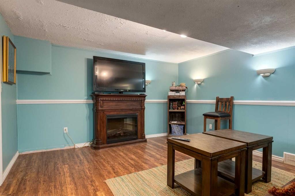 220 Oakridge Place Sw, Calgary, AB
