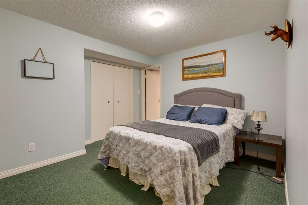 220 Oakridge Place Sw, Calgary, AB