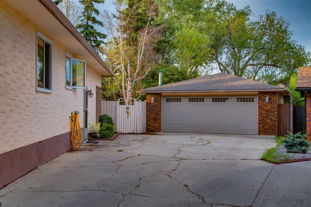 220 Oakridge Place Sw, Calgary, AB