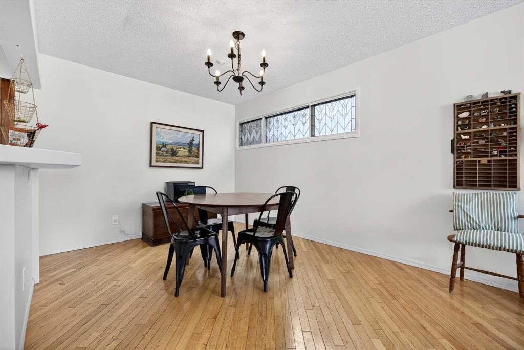 100 Strathcona Close Sw, Calgary, AB - Indoor Photo Showing Dining Room