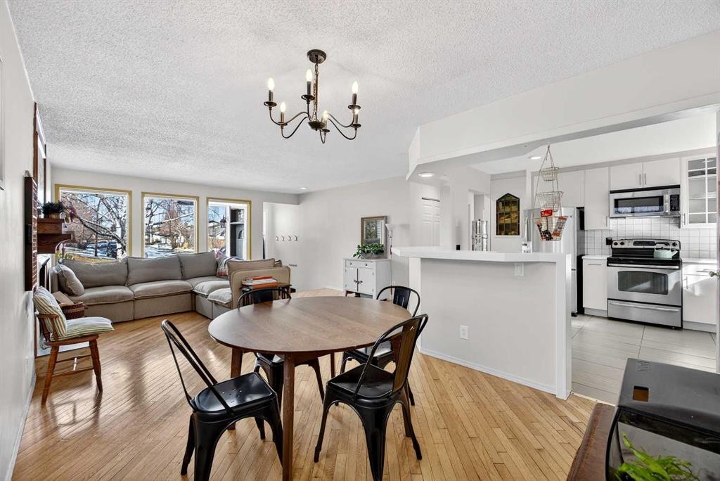 100 Strathcona Close Sw, Calgary, AB - Indoor