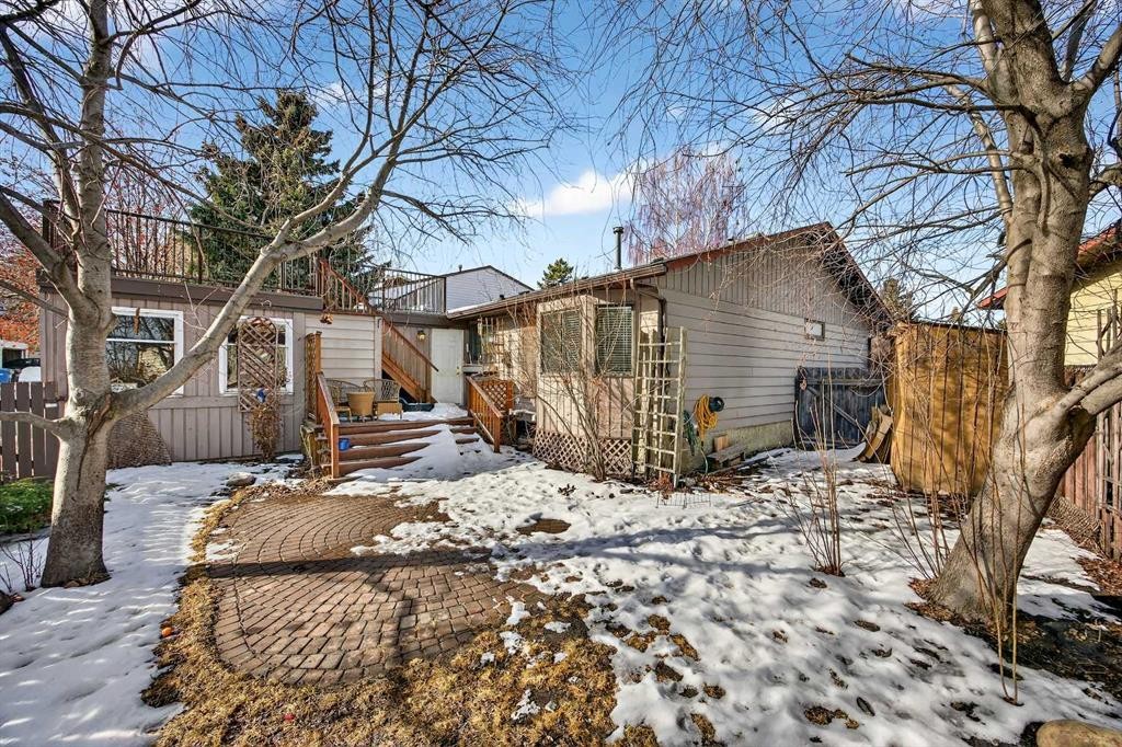 100 Strathcona Close Sw, Calgary, AB - Outdoor