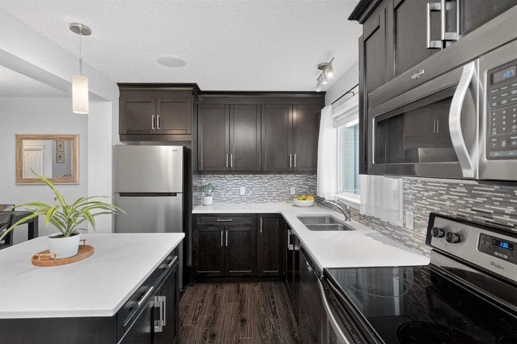 61 Auburn Meadows View Se, Calgary, AB - Indoor Photo Showing Kitchen With Stainless Steel Kitchen With Double Sink With Upgraded Kitchen