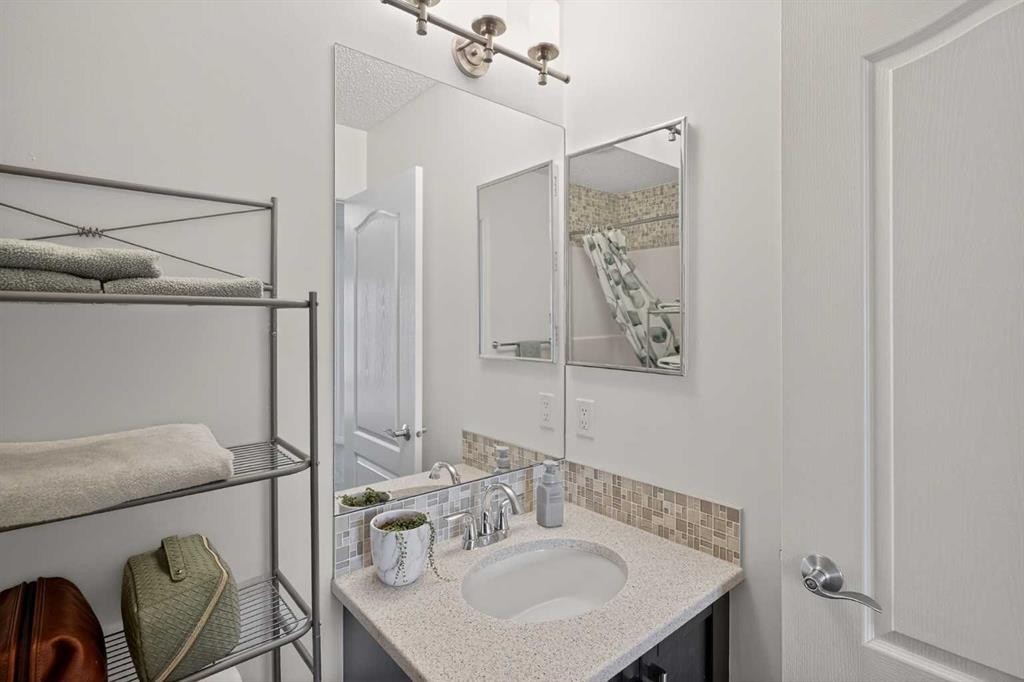 61 Auburn Meadows View Se, Calgary, AB - Indoor Photo Showing Bathroom