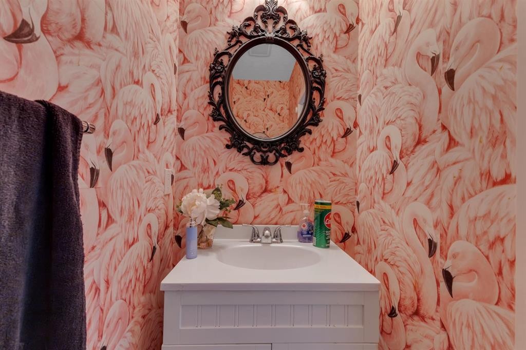 117 Howse Lane Ne, Calgary, AB - Indoor Photo Showing Bathroom