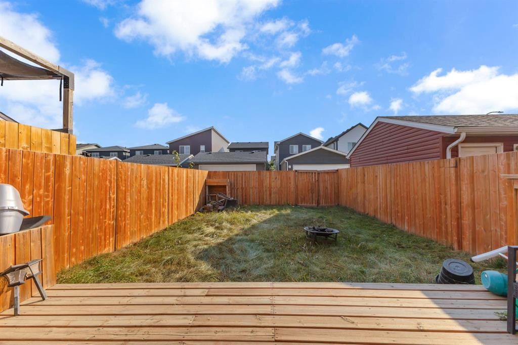 117 Howse Lane Ne, Calgary, AB - Outdoor