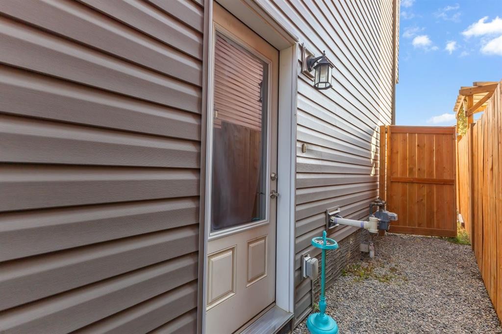 117 Howse Lane Ne, Calgary, AB - Outdoor With Exterior