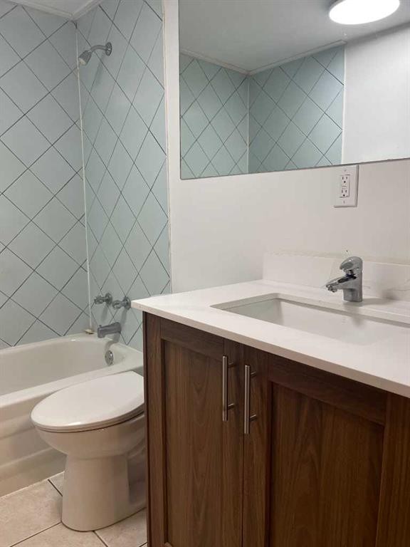 1258 Mardale Drive Ne, Calgary, AB - Indoor Photo Showing Bathroom