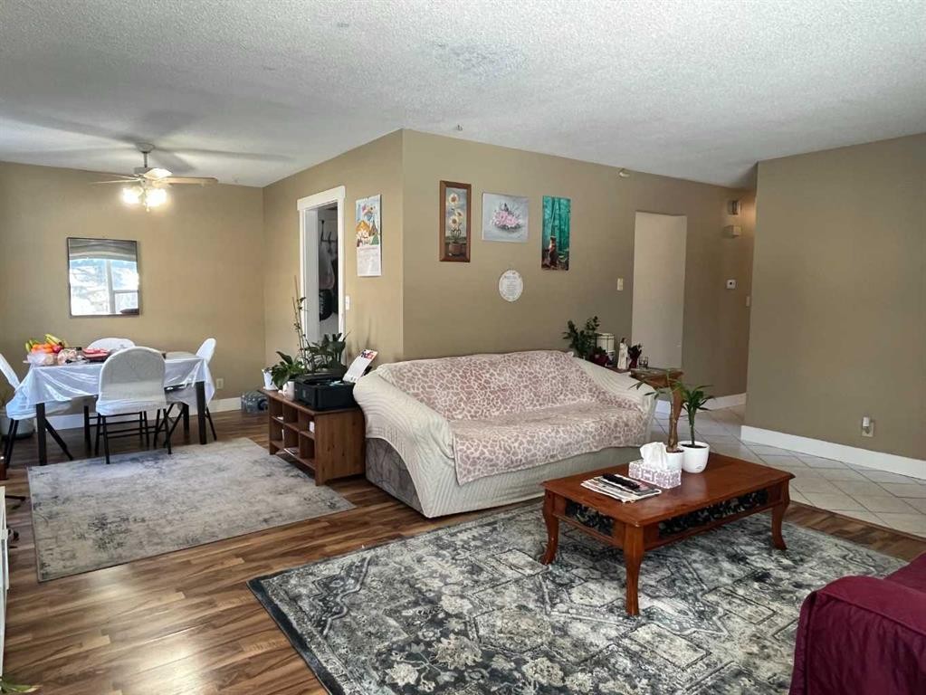 1258 Mardale Drive Ne, Calgary, AB - Indoor