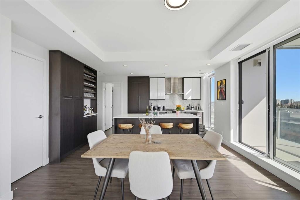 1007-930 16 Avenue Sw, Calgary, AB - Indoor Photo Showing Dining Room