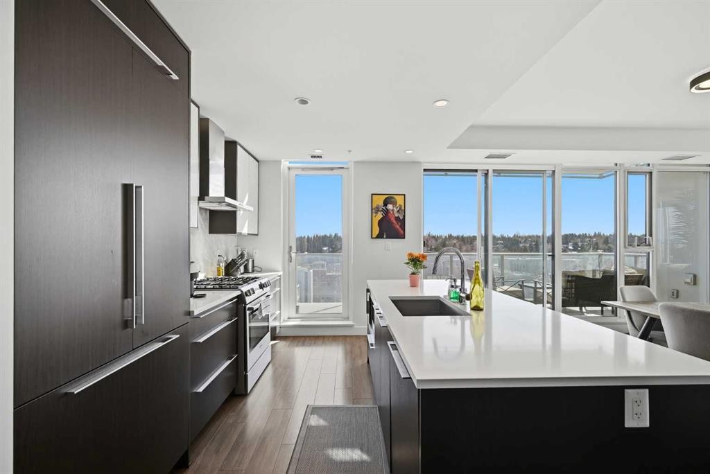 1007-930 16 Avenue Sw, Calgary, AB - Indoor Photo Showing Kitchen With Upgraded Kitchen