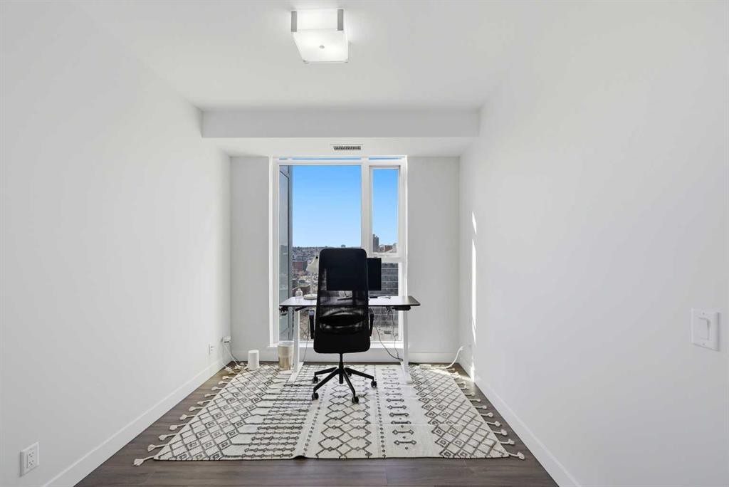 1007-930 16 Avenue Sw, Calgary, AB - Indoor Photo Showing Office
