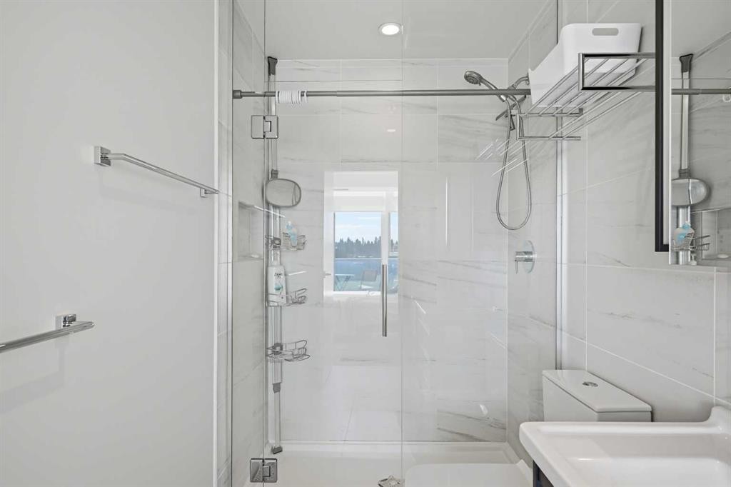 1007-930 16 Avenue Sw, Calgary, AB - Indoor Photo Showing Bathroom