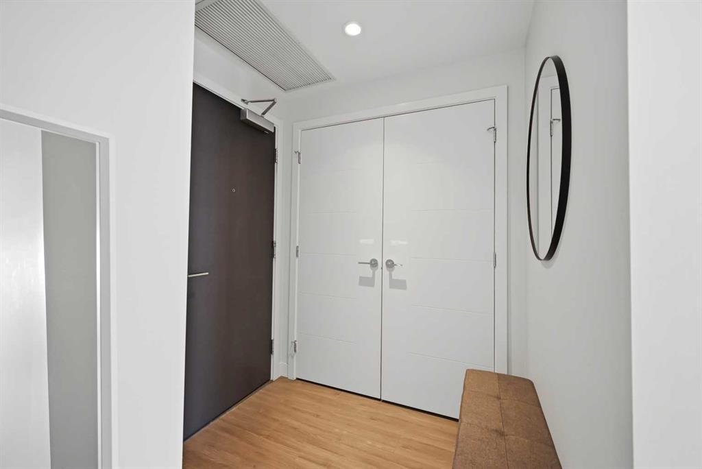 1007-930 16 Avenue Sw, Calgary, AB - Indoor Photo Showing Other Room
