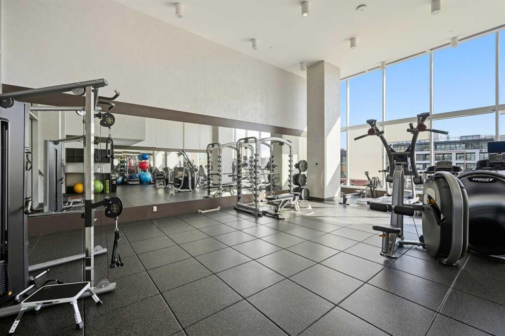 1007-930 16 Avenue Sw, Calgary, AB - Indoor Photo Showing Gym Room