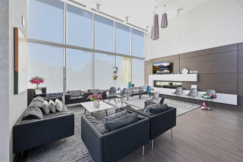 1007-930 16 Avenue Sw, Calgary, AB - Indoor Photo Showing Living Room