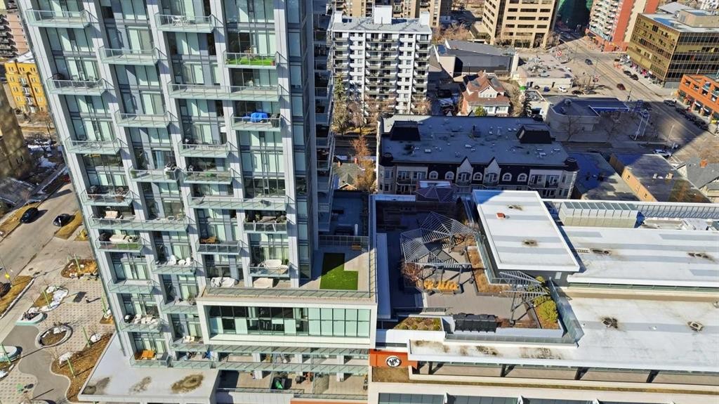 1007-930 16 Avenue Sw, Calgary, AB - With View