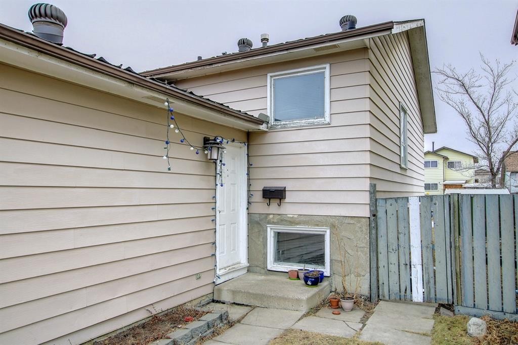 144 Whitmire Road Ne, Calgary, AB - Outdoor With Exterior