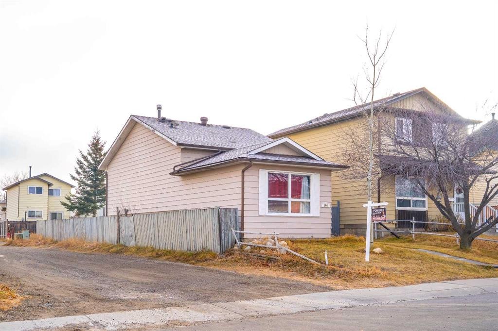 144 Whitmire Road Ne, Calgary, AB - Outdoor