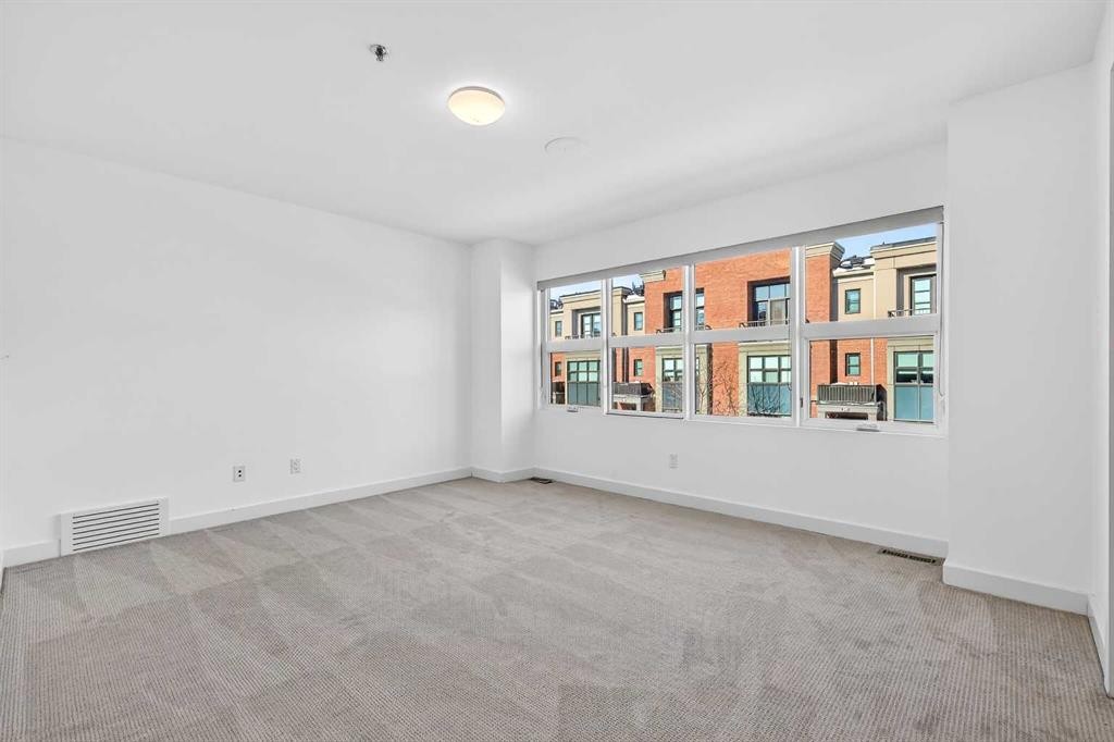 606 Aspen Meadows Hill Sw, Calgary, AB - Indoor Photo Showing Other Room