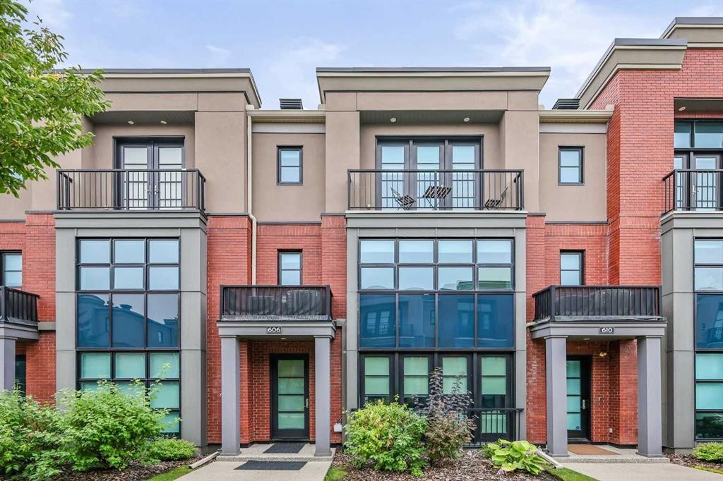 606 Aspen Meadows Hill Sw, Calgary, AB - Outdoor With Balcony With Facade