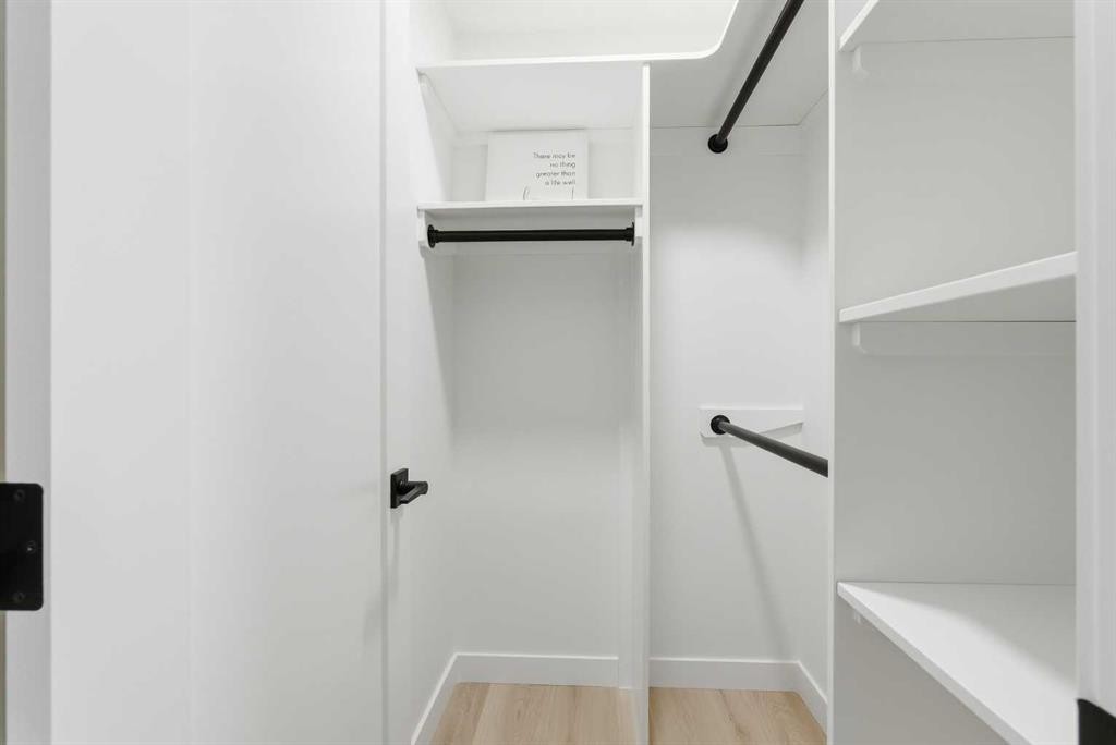 4904 Valiant Drive Nw, Calgary, AB - Indoor Photo Showing Other Room