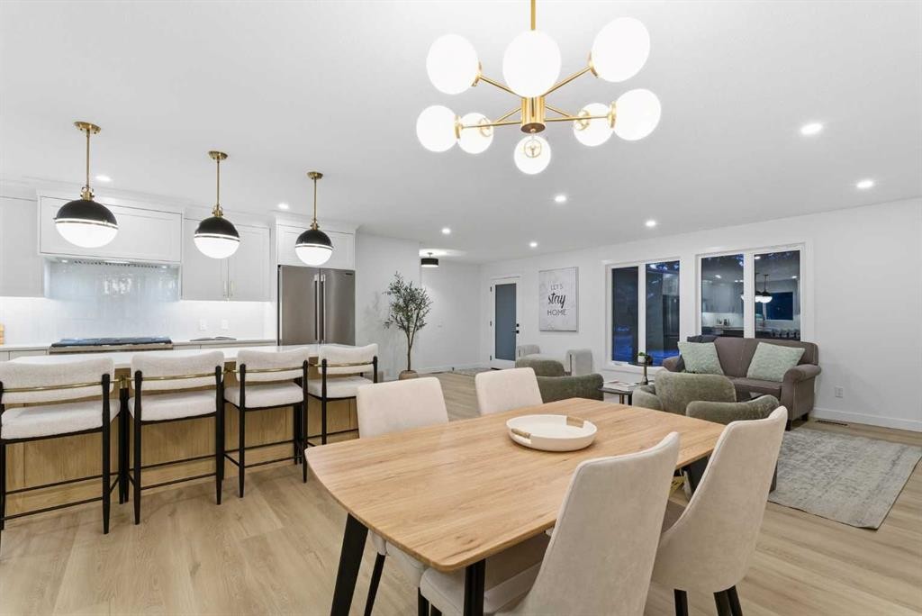 4904 Valiant Drive Nw, Calgary, AB - Indoor Photo Showing Dining Room