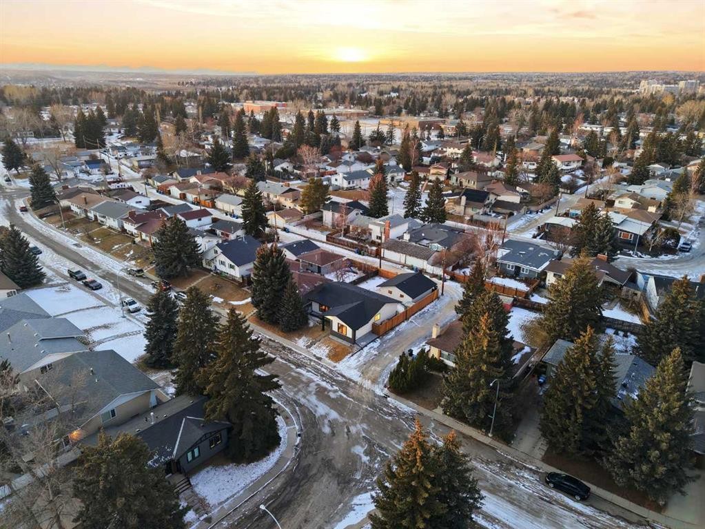 4904 Valiant Drive Nw, Calgary, AB - Outdoor With View