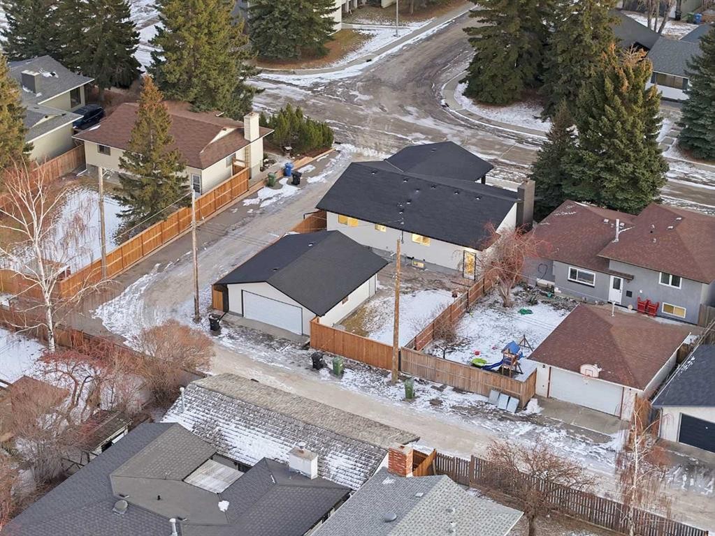 4904 Valiant Drive Nw, Calgary, AB - Outdoor