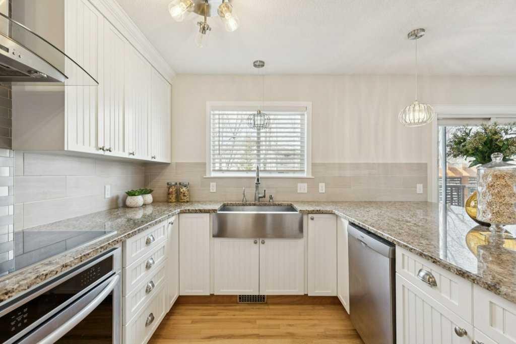 232 Oakmere Place, Chestermere, AB - Indoor Photo Showing Kitchen With Stainless Steel Kitchen With Upgraded Kitchen