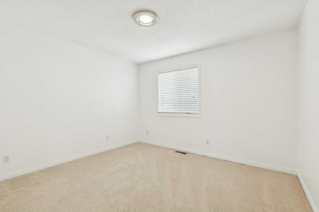 232 Oakmere Place, Chestermere, AB - Indoor Photo Showing Other Room