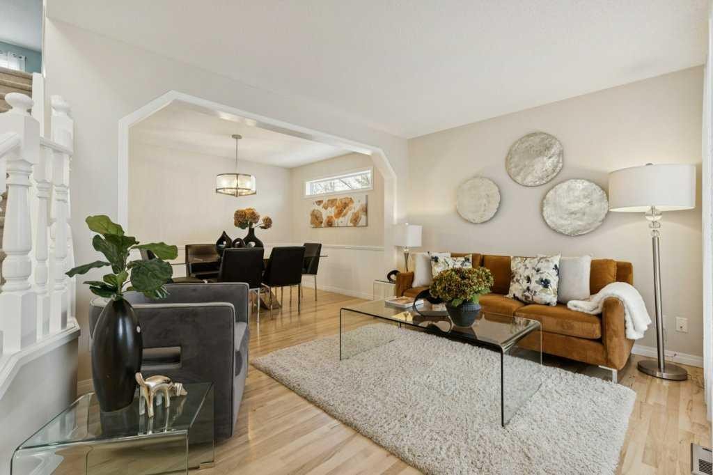232 Oakmere Place, Chestermere, AB - Indoor Photo Showing Living Room
