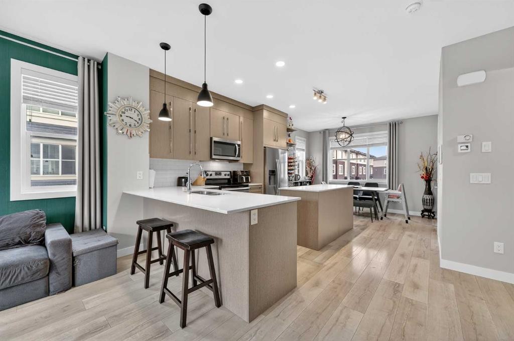 4 Cornerstone Manor Ne, Calgary, AB - Indoor Photo Showing Kitchen With Upgraded Kitchen