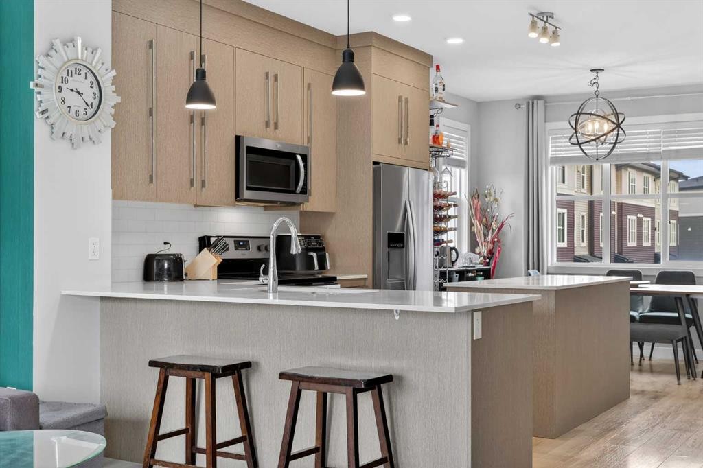 4 Cornerstone Manor Ne, Calgary, AB - Indoor Photo Showing Kitchen With Upgraded Kitchen