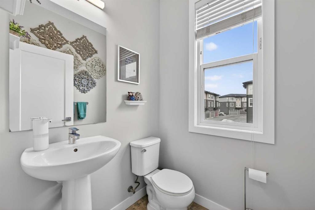 4 Cornerstone Manor Ne, Calgary, AB - Indoor Photo Showing Bathroom