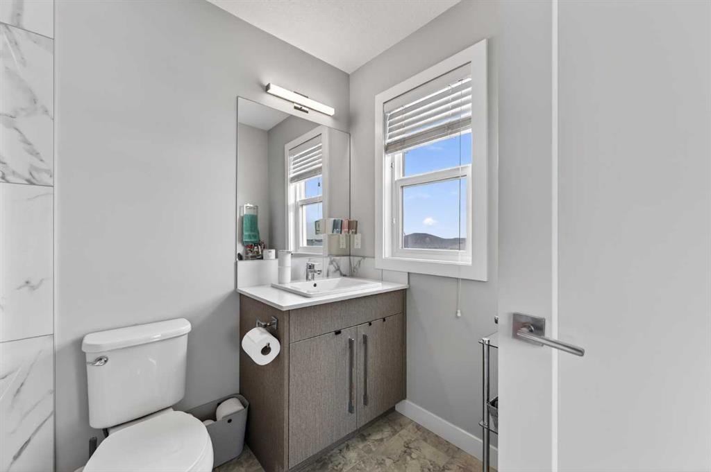 4 Cornerstone Manor Ne, Calgary, AB - Indoor Photo Showing Bathroom