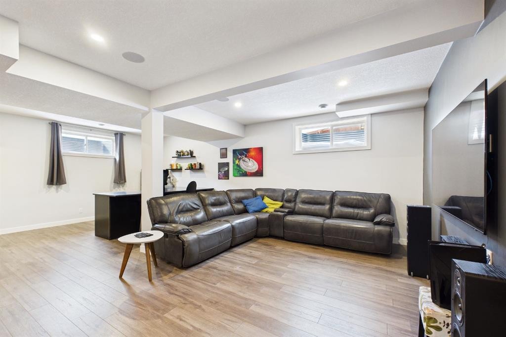 29 Evansglen Place Nw, Calgary, AB - Indoor